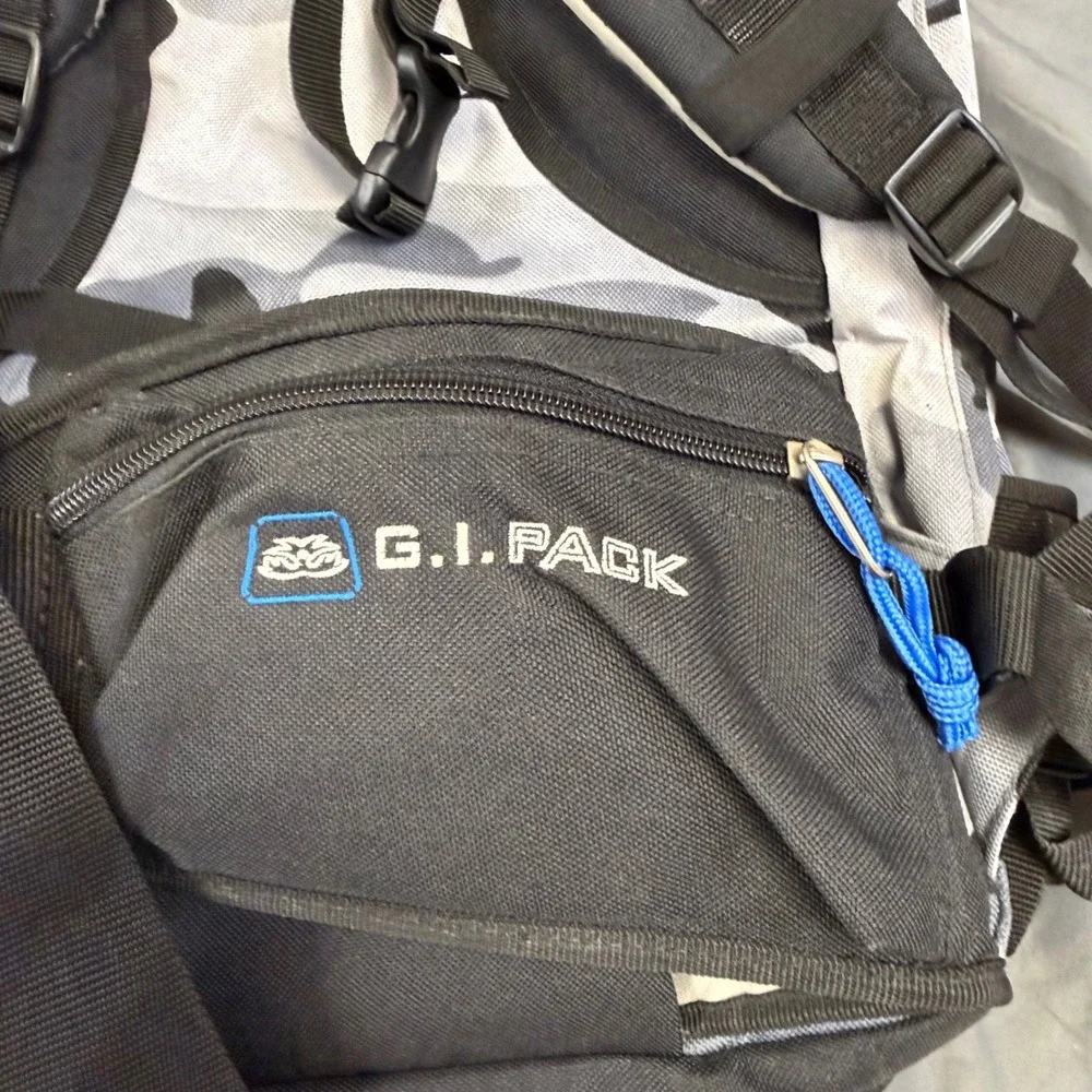 Vintage 686 G.I. Pack Backpack Snowboarding Technical Camo Black Grey